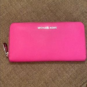 Michael Kors XL wallet